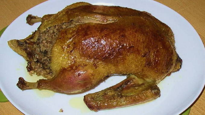 Eend met boekweit in de oven