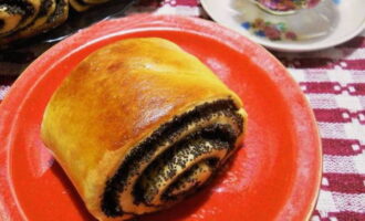 Chiflele delicioase cu mac sunt gata!