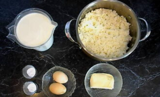 Com fer formatge amb mató a casa? Preparar immediatament tots els ingredients per fer formatge en les quantitats especificades a la recepta. Preneu productes frescos i de bona qualitat.