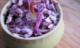 Pagkatapos ng kinakailangang oras, ihalo muli ang salad, ilagay ito sa mga plato at magsilbi bilang isang side dish para sa mga pagkaing karne o pampagana. Bon appetit! Pagkatapos ng kinakailangang oras, ihalo muli ang salad, ilagay ito sa mga plato at magsilbi bilang isang side dish para sa mga pagkaing karne o pampagana. Bon appetit!