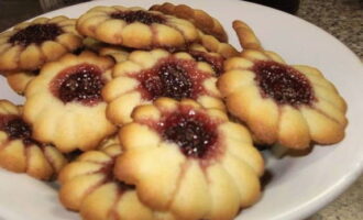 Cookie Kurabye theo GOST đã sẵn sàng! Để nguội và thử nó.