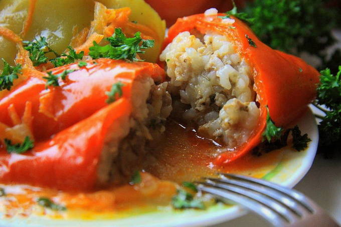 Gevulde paprikahelften in de oven