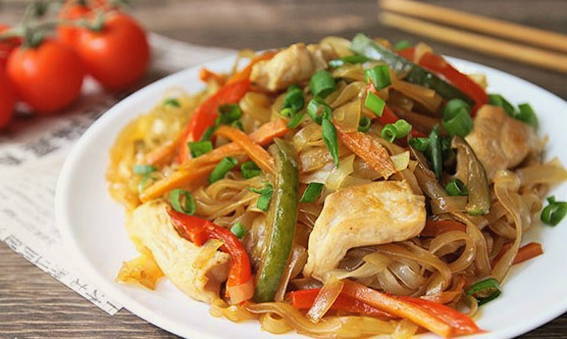 Wok met kip en groenten