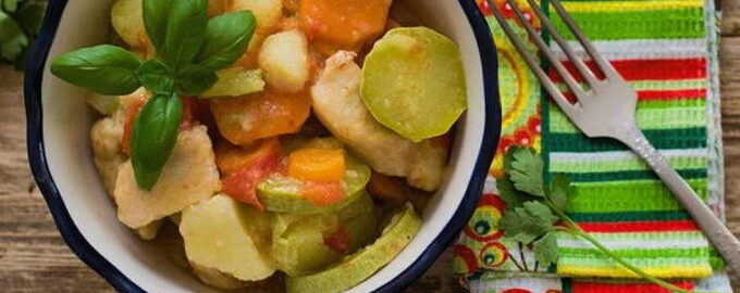 Kip met aardappelen in een slowcooker