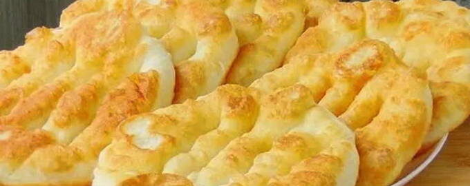Klassieke beschuitbollen in een koekenpan