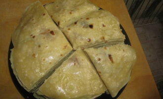 Plaats de Kystyby in een oven die gedurende 10 minuten op 180 graden is voorverwarmd. Serveer het gerecht warm.