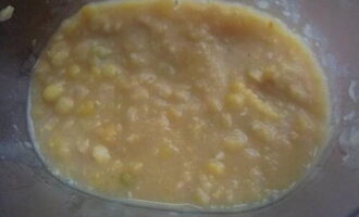 A sobre, aboqueu amb cura la barreja de pèsols.