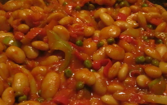 Beans sa tomato sauce