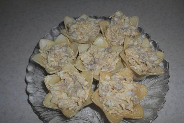 Mga tartlet na may cod liver