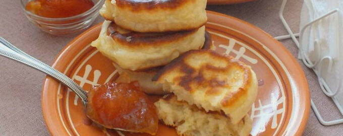 Pannenkoeken met gefermenteerde gebakken melk
