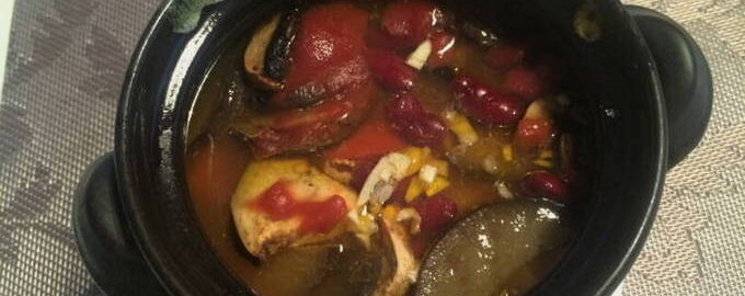 Cartofi cu carne la oale la cuptor