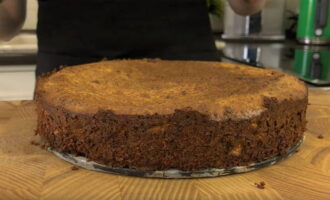 Bak de wrongeldelicatesse in de oven gedurende 40-50 minuten op 160-180 graden (de tijd kan naar boven of naar beneden variëren, afhankelijk van de dikte van de braadpan en de kracht van je oven).