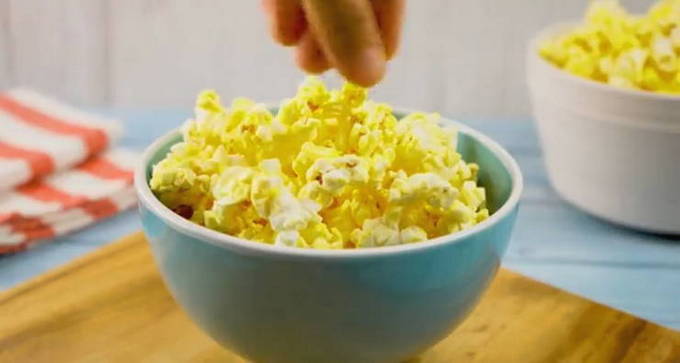 Popcorn in een koekenpan