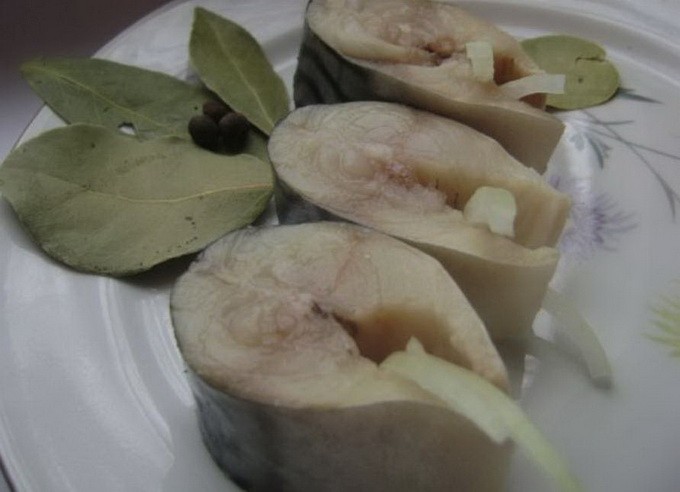 Cá thu ngâm nước muối