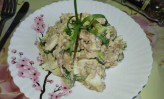 ตกแต่งด้วยหัวหอมสีเขียวทั้งใบแล้วเริ่มมื้ออาหาร อร่อย! ตกแต่งด้วยหัวหอมสีเขียวทั้งใบแล้วเริ่มมื้ออาหาร อร่อย!