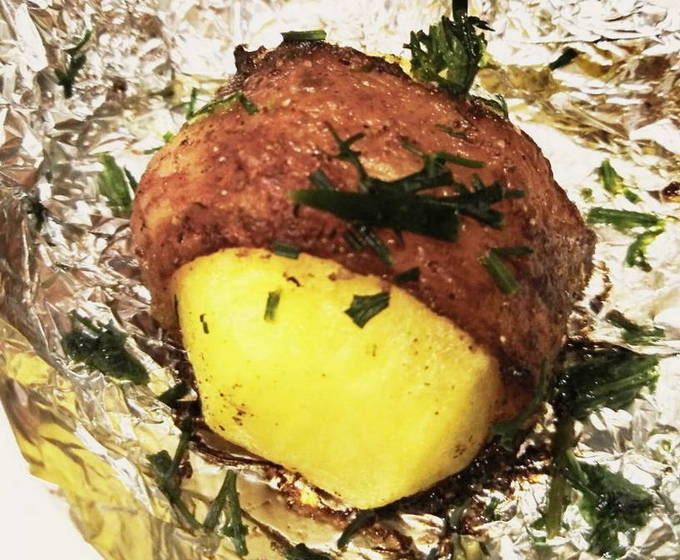 Patates amb cansalada al forn