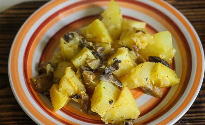 Patates amb bolets al forn