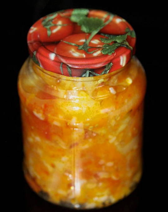 Salad na may kanin para sa taglamig