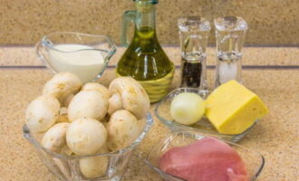 Hãy chuẩn bị những nguyên liệu cần thiết để chuẩn bị món ăn nhé.