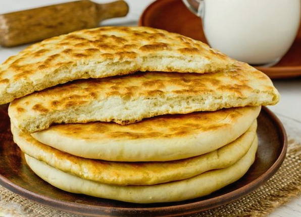 ขนมปังแผ่นในกระทะ - 10 สูตรอาหารที่รวดเร็วและอร่อย