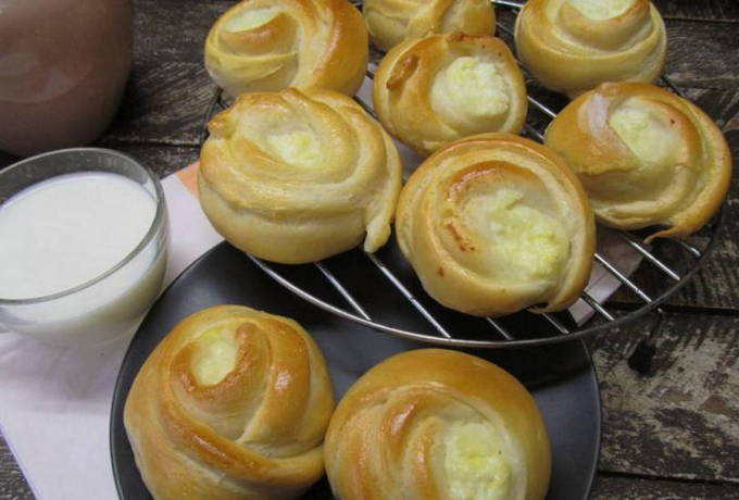 Chifle cu brânză de vaci