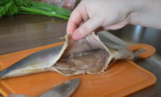 Chúng tôi mổ bụng và loại bỏ nội tạng.