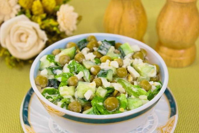 Salad với đậu xanh