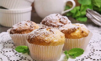 Brioșele cu caș la cuptor în forme de silicon sunt gata. Te poți ajuta singur! Brioșele cu caș la cuptor în forme de silicon sunt gata. Te poți ajuta singur!