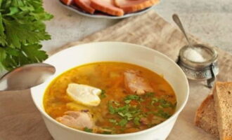 โทรหาครอบครัวของคุณที่โต๊ะ ขอให้อร่อย กินอย่างมีความสุข!