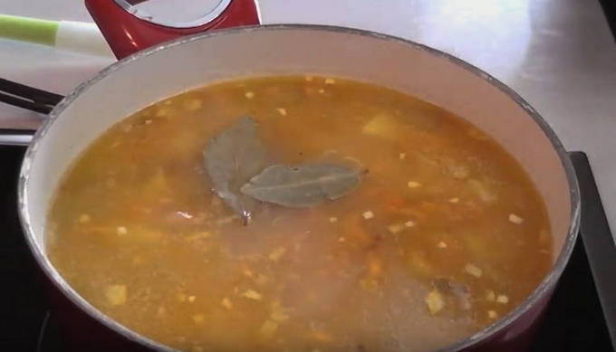 Borsóleves hússal