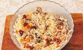 Đậy nắp đĩa và để ở nhiệt độ phòng để ngâm.