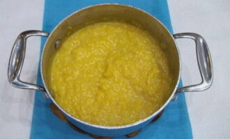 Haluin muli ang lugaw, kumuha ng sample at ayusin ang lasa. Pagkatapos ay ilagay ang sinigang na may kalabasa sa mga plato at ihain nang mainit. Bon appetit! Haluin muli ang lugaw, kumuha ng sample at ayusin ang lasa. Pagkatapos ay ilagay ang sinigang na may kalabasa sa mga plato at ihain nang mainit. Bon appetit!