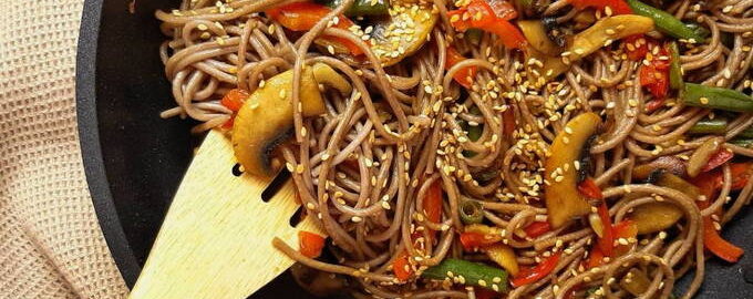 Soba med kyckling och grönsaker