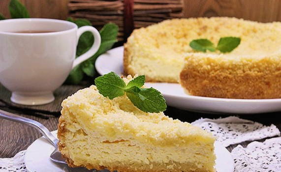 Bánh phô mai hoàng gia cổ điển với phô mai