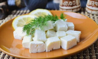 Phô mai sữa bò đã sẵn sàng ở nhà. Bạn co thể thử!