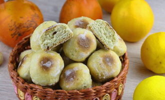 Servim delicioses galetes de pa de pessic a taula en combinació amb te o cafè. Bona gana!