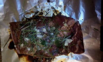 Tillsätt några aromatiska örter.