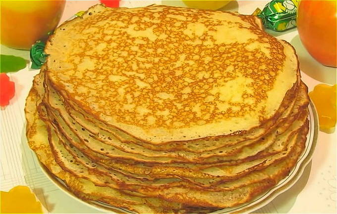 Mga pancake na may lebadura na may gatas