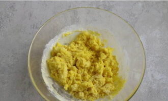 Meng de ingrediënten.