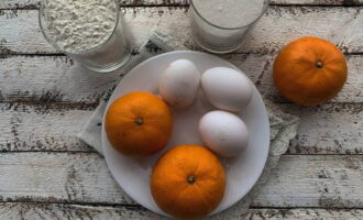 Bánh quýt rất dễ chế biến. Chúng tôi đo lường các thành phần theo công thức.