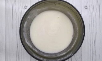 Khuấy hỗn hợp cho đến khi mịn. 