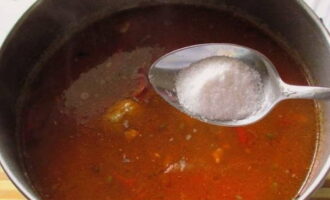 Efter kokning, tillsätt salt.