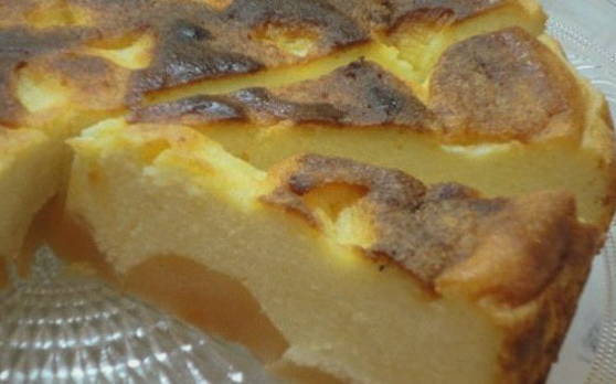 Cottage cheese casserole na may mga mansanas