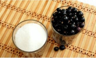 Paano maghanda ng masarap na paghahanda ng blackcurrant para sa taglamig? Upang mapabilis ang proseso at para sa iyong sariling kaginhawahan, inilalatag namin ang lahat ng kailangan mo sa iyong desktop.