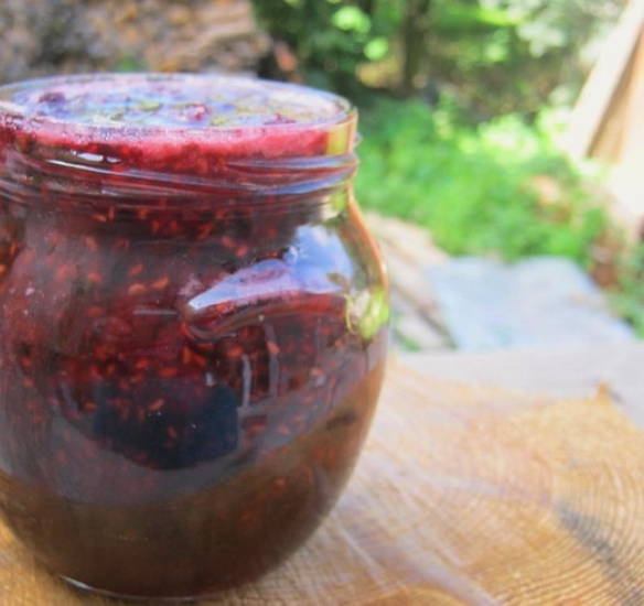 Raspberry jam na may buong berries para sa taglamig