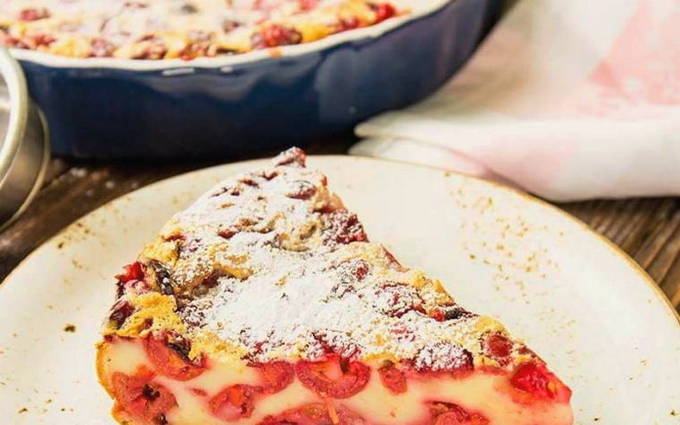 Clafoutis med körsbär