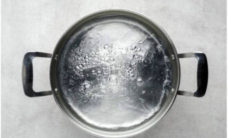 Kook de aangegeven hoeveelheid water.