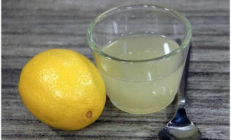 A hasát meglocsoljuk citrusfélék levével.