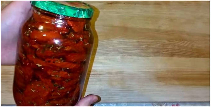 Tomàquets secs en oli per a l'hivern