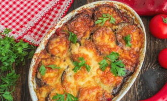 Parmigiano de vinete italiene după rețeta clasică este gata. Ajută-te!